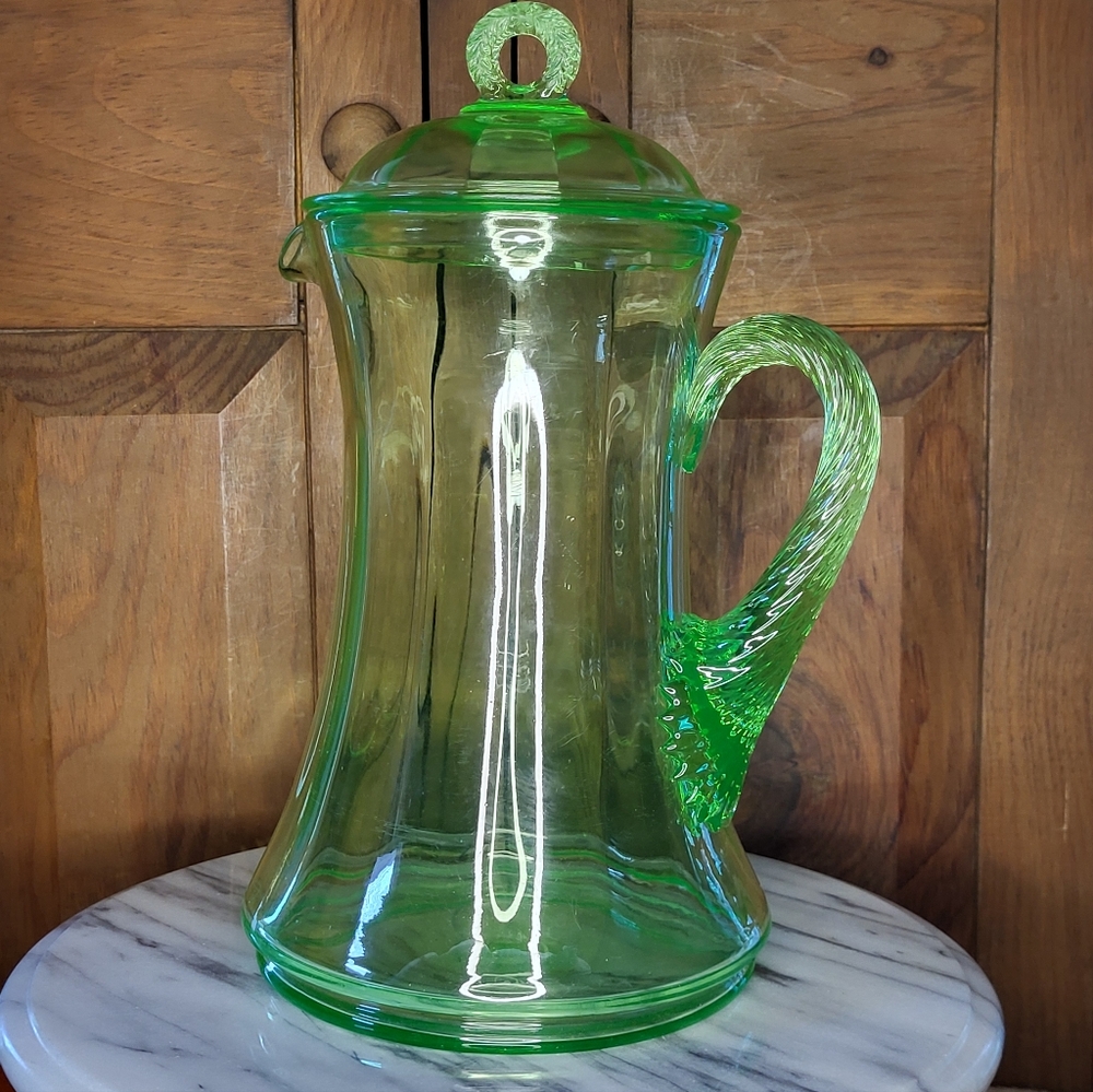 Vibrant Green Glass Pitcher - Picture 3 of 17